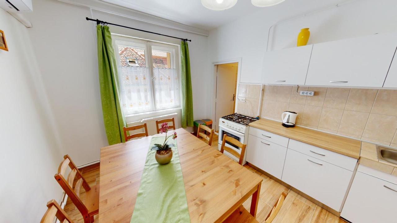 Appartement Family Apartman à Miskolc Extérieur photo