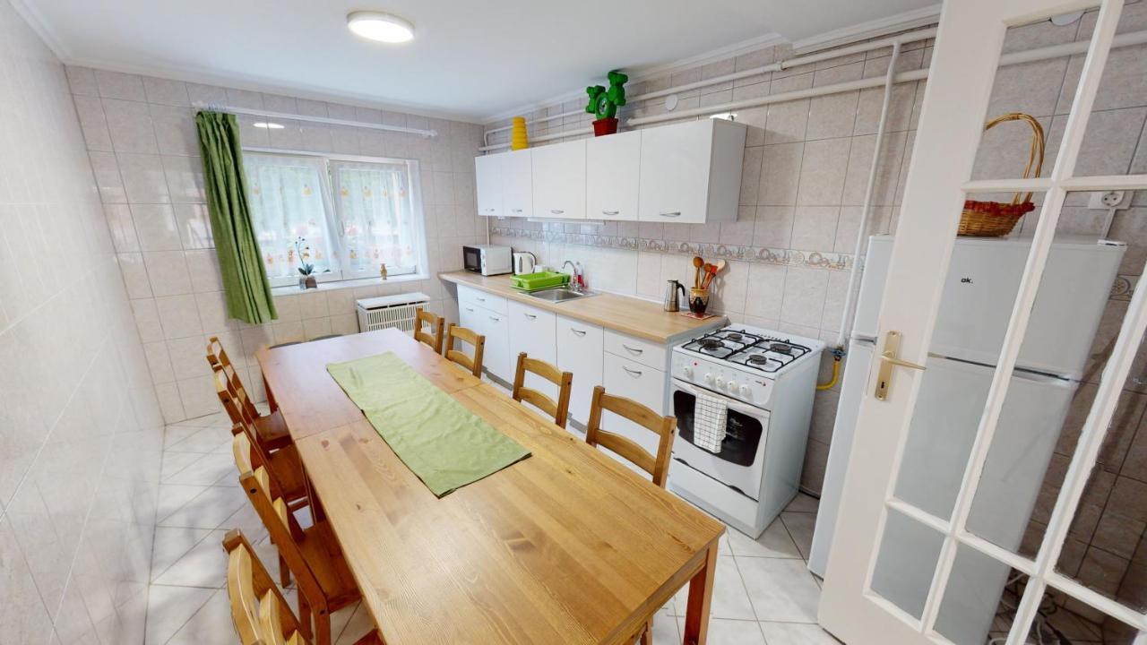 Appartement Family Apartman à Miskolc Extérieur photo