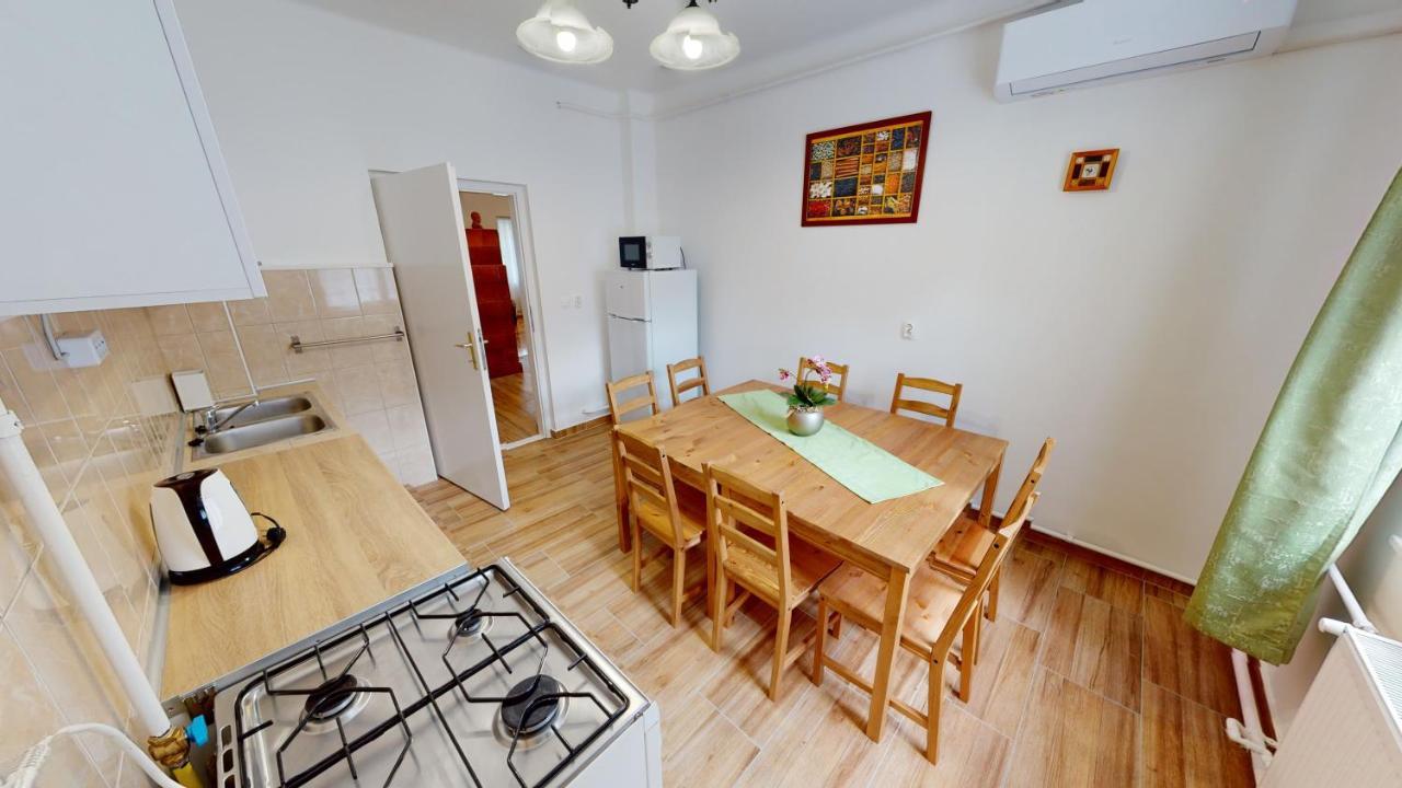 Appartement Family Apartman à Miskolc Extérieur photo